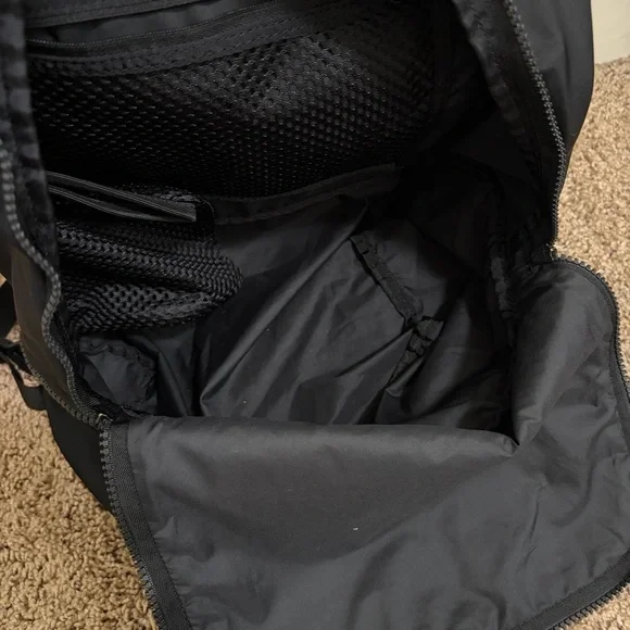 Lululemon City Adventurer Backpack 17L Black - Picture 13 of 16